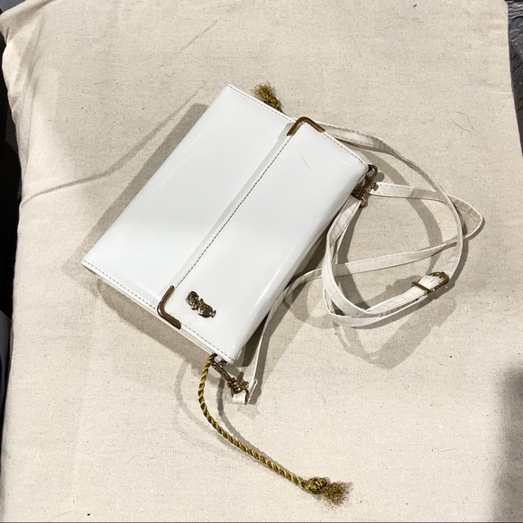 Precious Moments Vintage Children’s bible in carrying case with strap - Picture 2 of 7